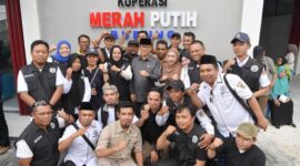 Yandri saat meninjau Koperasi Desa (Kopdes) Merah Putih Bubung, Kecamatan Luwuk Selatan, Kabupaten Banggai, Sulawesi Tengah,