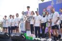 Gubernur Lampung, Ketua DPRD, Ketua Umum BPP HIPMI, Ketua TP-PKK Lampung, dan Ketua Umum BPD HIPMI Lampung, Gilang Ramadhan ketika memberikan hadiah pada para juara Marathon 2026.